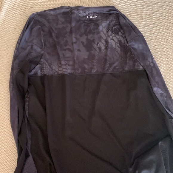 Men’s Huk long sleeve tee & Ralph Lauren Tee Bundle - Picture 4 of 6